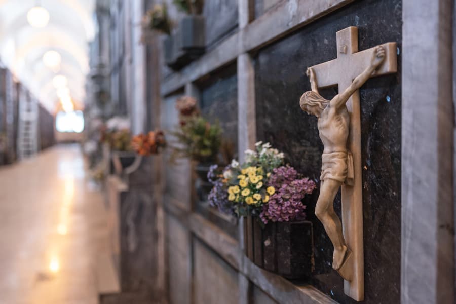 Placas funerarias en Muros